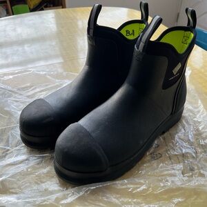 Muck Steel Toe short boots Men’s size 13